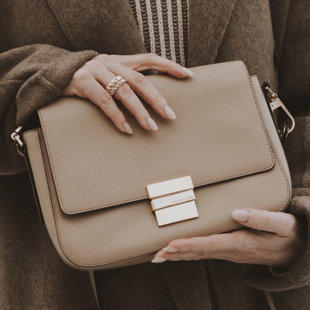 Michael Kors Madelyn Large Convertible Two-way wear Shoulder Bag